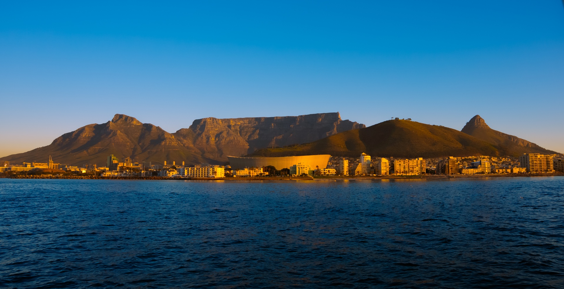 Scenic landscape — warm light and open horizon